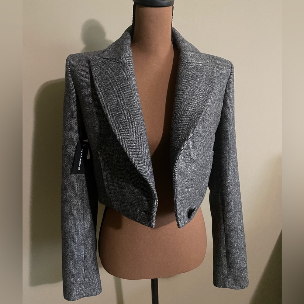 Khaite Lucille Cropped Herringbone Wool-tweed Blazer In Grey
